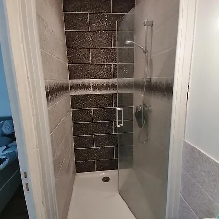 Des Roses - T2, 32m2, Rdc, Vue Sur Jardin, 