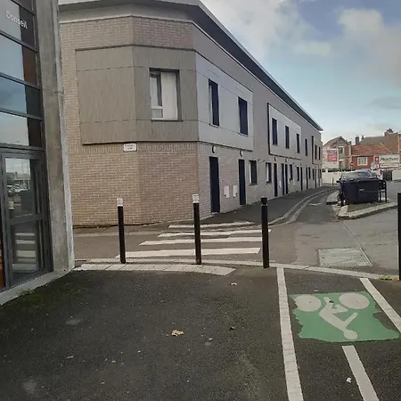 Des Roses - T2, 32m2, Rdc, Vue Sur Jardin, 