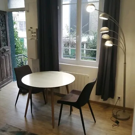 شقة Des Roses - T2, 32m2, Rdc, Vue Sur Jardin, 