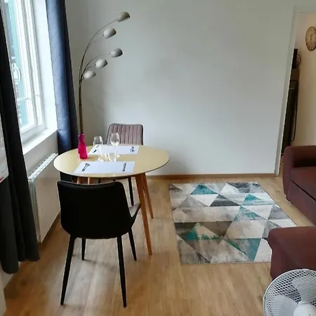 Apartment Des Roses - T2, 32m2, Rdc, Vue Sur Jardin, 