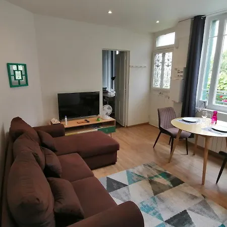Des Roses - T2, 32m2, Rdc, Vue Sur Jardin, Le Chic * Le Havre