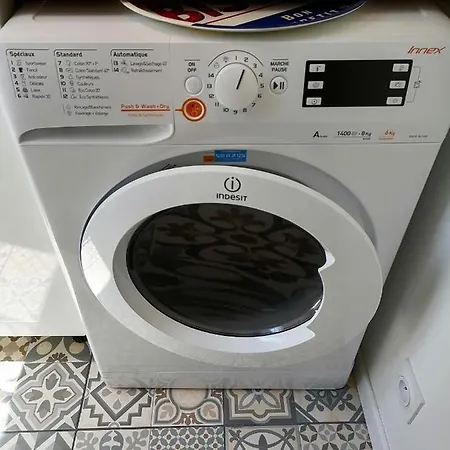 Des Roses - T2, 32m2, Rdc, Vue Sur Jardin, 