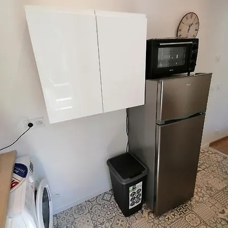 Des Roses - T2, 32m2, Rdc, Vue Sur Jardin, 