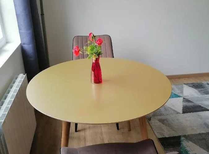 Des Roses - T2, 32m2, Rdc, Vue Sur Jardin, 