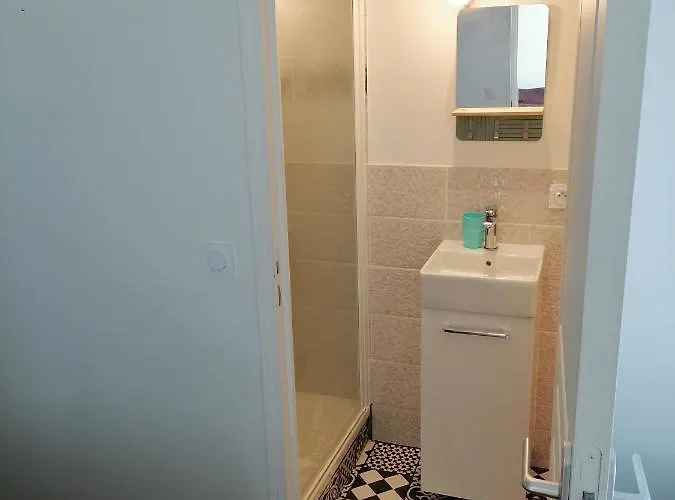 Des Roses - T2, 32m2, Rdc, Vue Sur Jardin, 