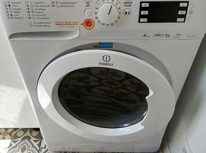 Des Roses - T2, 32m2, Rdc, Vue Sur Jardin, 