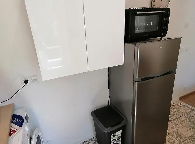 Des Roses - T2, 32m2, Rdc, Vue Sur Jardin, 